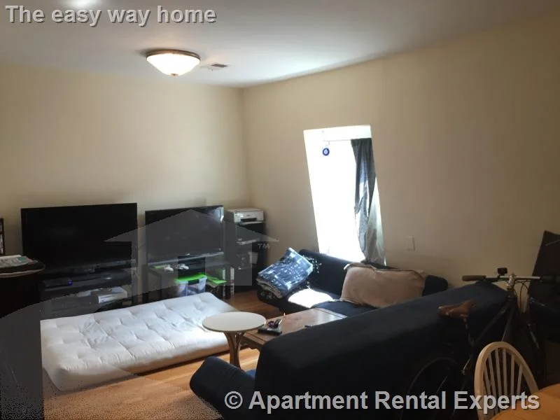 1 bed, 1 bath apartment for rent at 197A Elm St Unit 2, Davis Square — photo 5 of 9