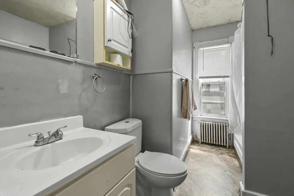 3 bed, 1 bath apartment for rent at 198-200 Blossom St Unit 2, Fitchburg — photo 12 of 15