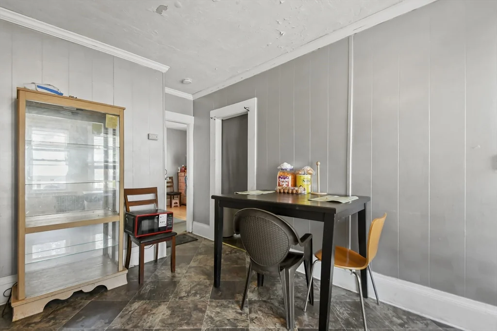 3 bed, 1 bath apartment for rent at 198-200 Blossom St Unit 2, Fitchburg — photo 8 of 15