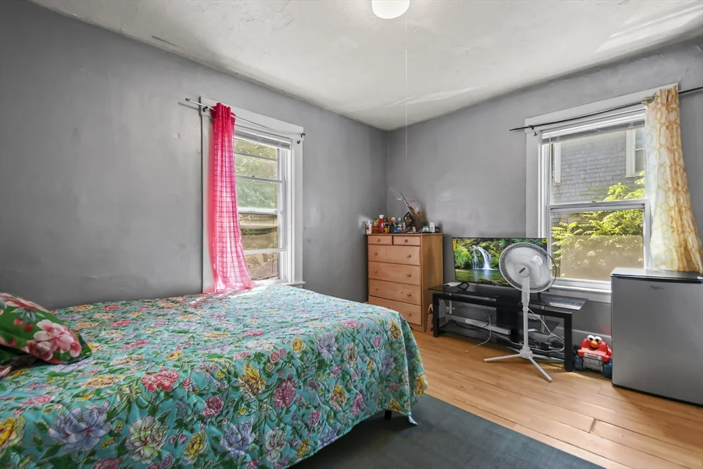 3 bed, 1 bath apartment for rent at 198-200 Blossom St Unit 2, Fitchburg — photo 11 of 15