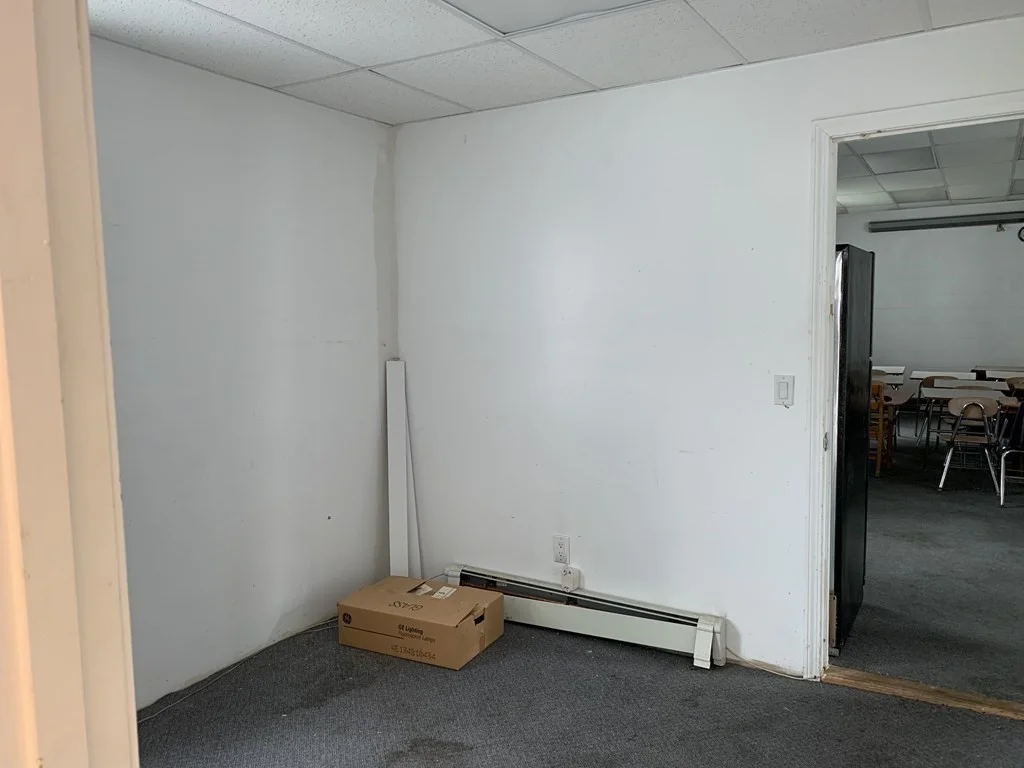 Studio bed, 1 bath apartment for rent at 198-200 Brightman St Unit 1, Fall River — photo 9 of 10