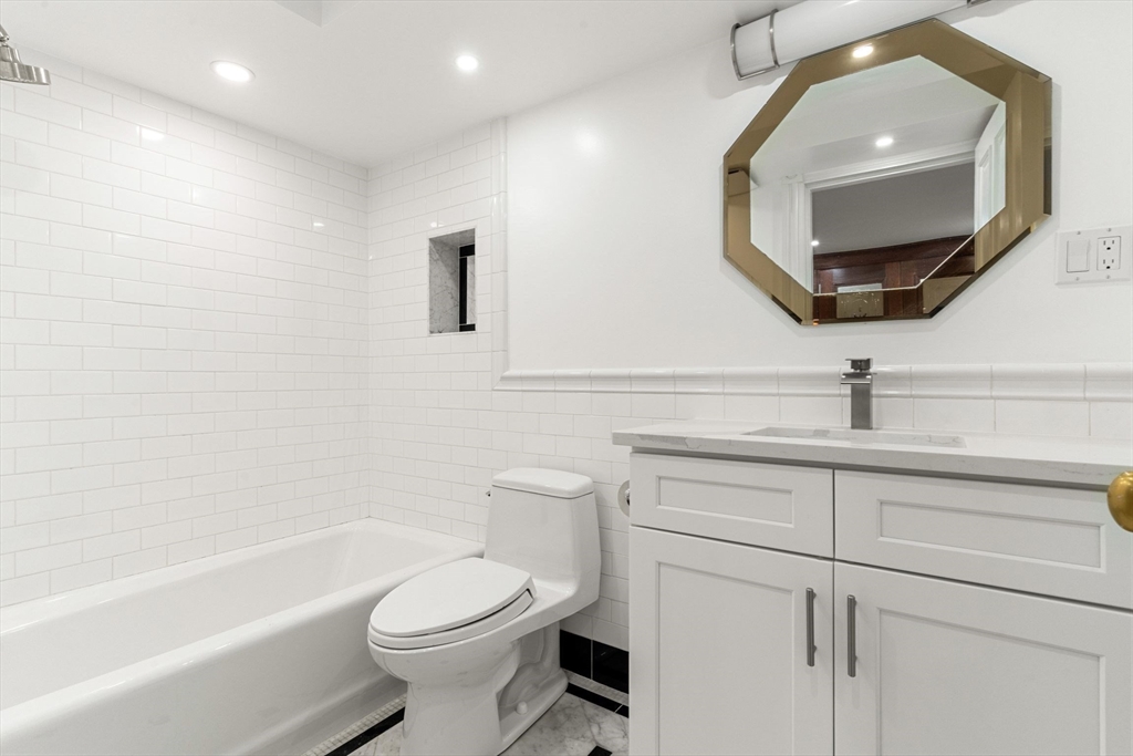 1 bed, 1 bath apartment for rent at 198 Beacon St Unit A, Back Bay — photo 8 of 10