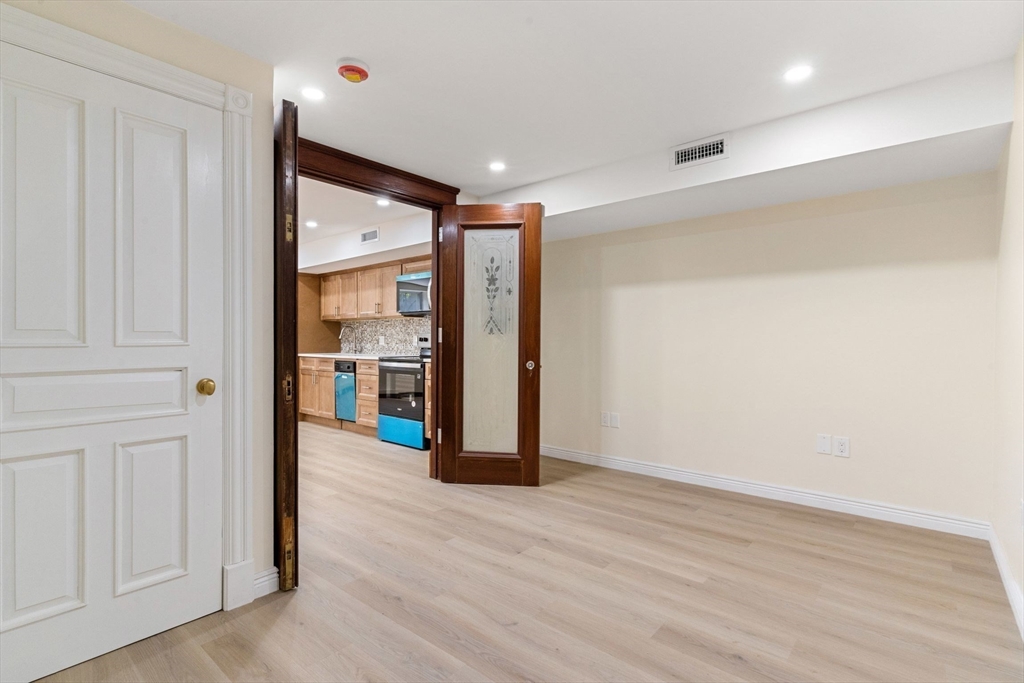 1 bed, 1 bath apartment for rent at 198 Beacon St Unit A, Back Bay — photo 7 of 10