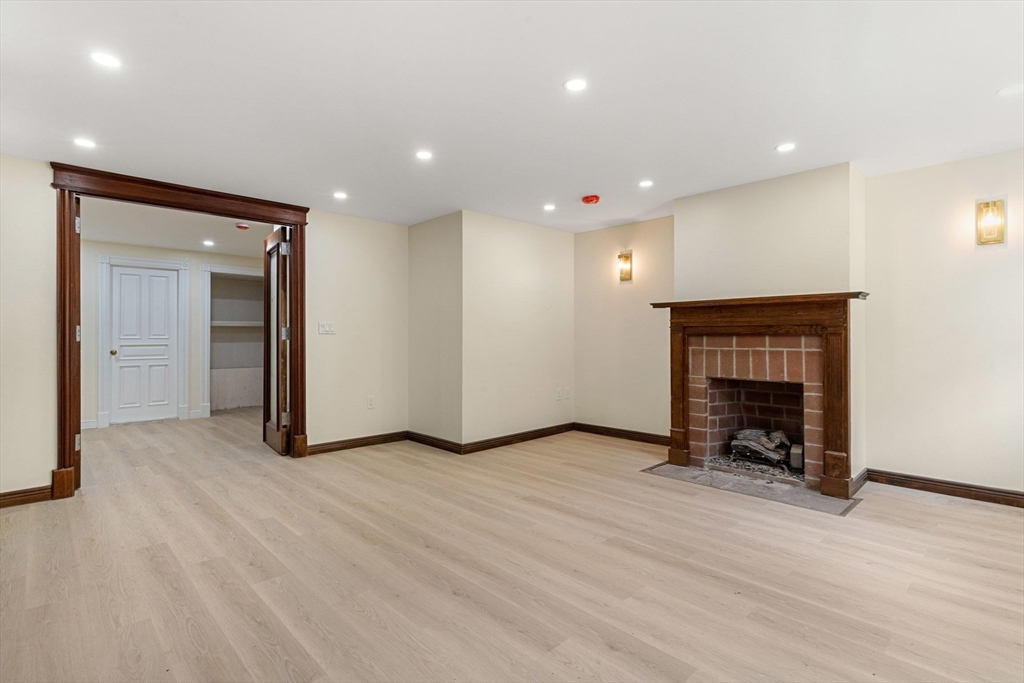 1 bed, 1 bath apartment for rent at 198 Beacon St Unit A, Back Bay — photo 3 of 10