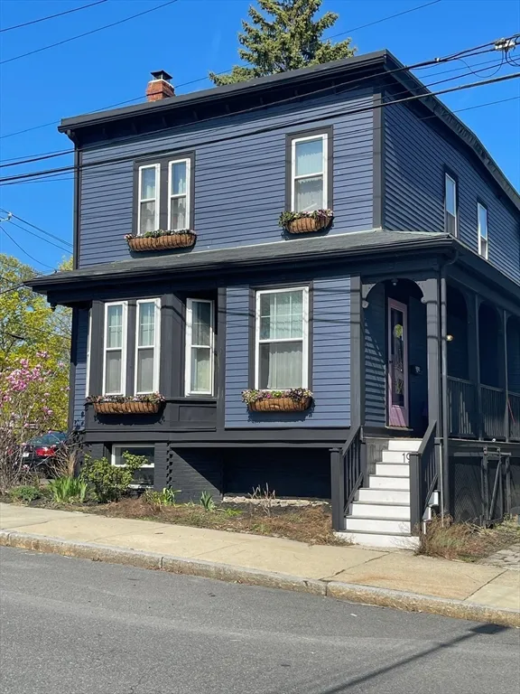 3 bed, 1 bath apartment for rent at 198 Byron St, East Boston — photo 1 of 18