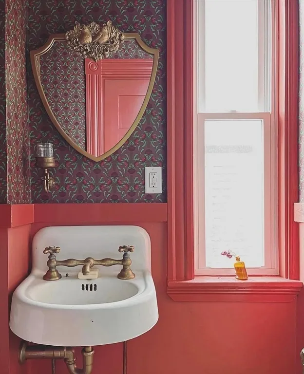 3 bed, 1 bath apartment for rent at 198 Byron St, East Boston — photo 8 of 18