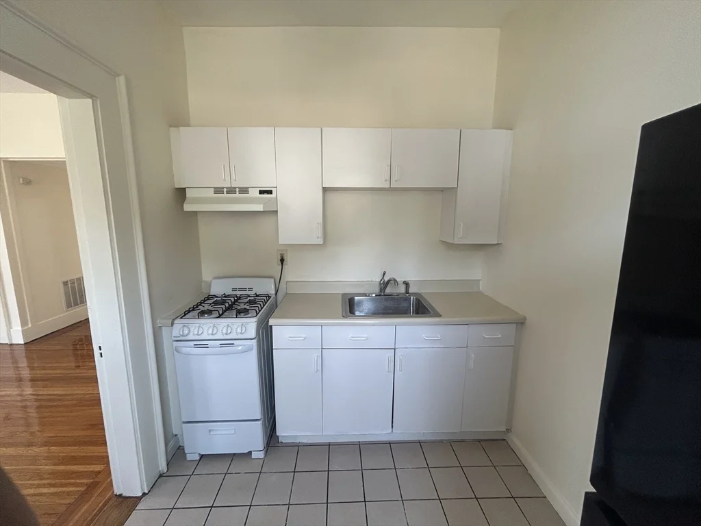 1 bed, 1 bath apartment for rent at 198 Clifton St Unit 2, Malden — photo 1 of 8