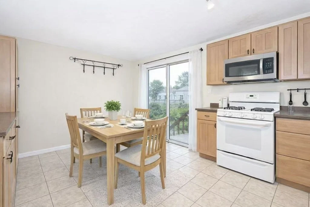 3 bed, 2 bath apartment for rent at 198 Cohasset St Unit 198, Worcester — photo 5 of 9