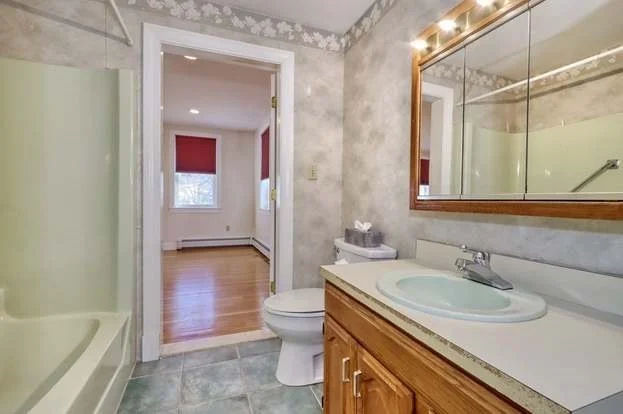 2 bed, 2 bath apartment for rent at 198 Franklin St Unit 1, Stoneham — photo 5 of 6