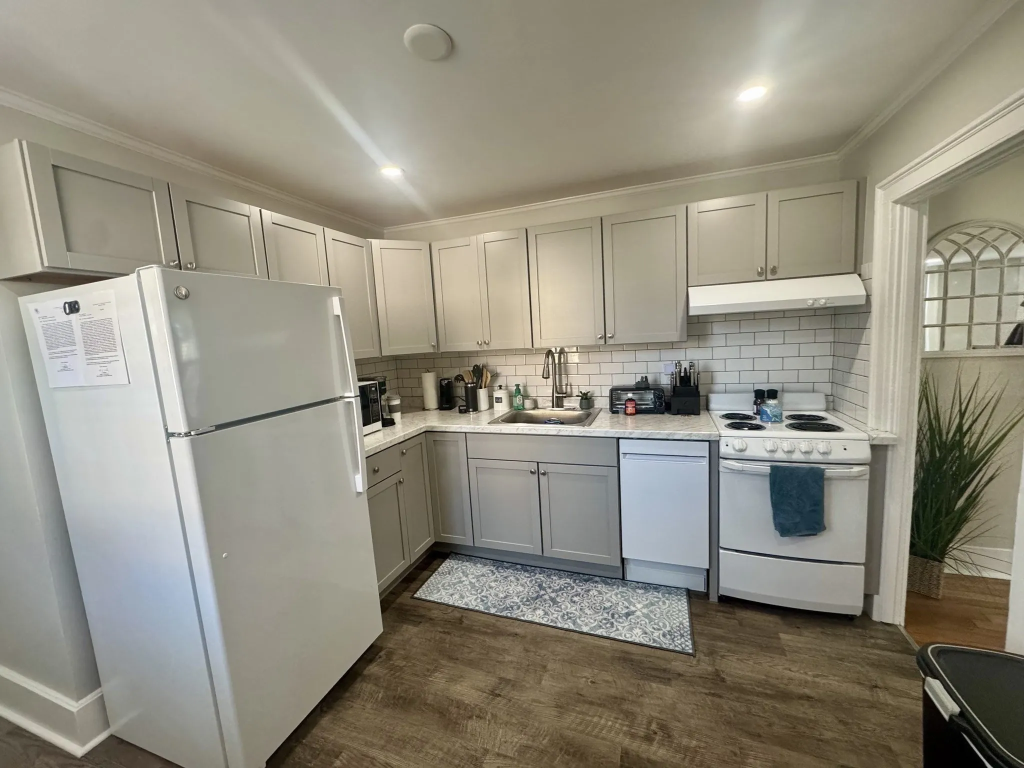 1 bed, 1 bath apartment for rent at 198 Main St Unit 1 North, East Fairhaven — photo 4 of 27