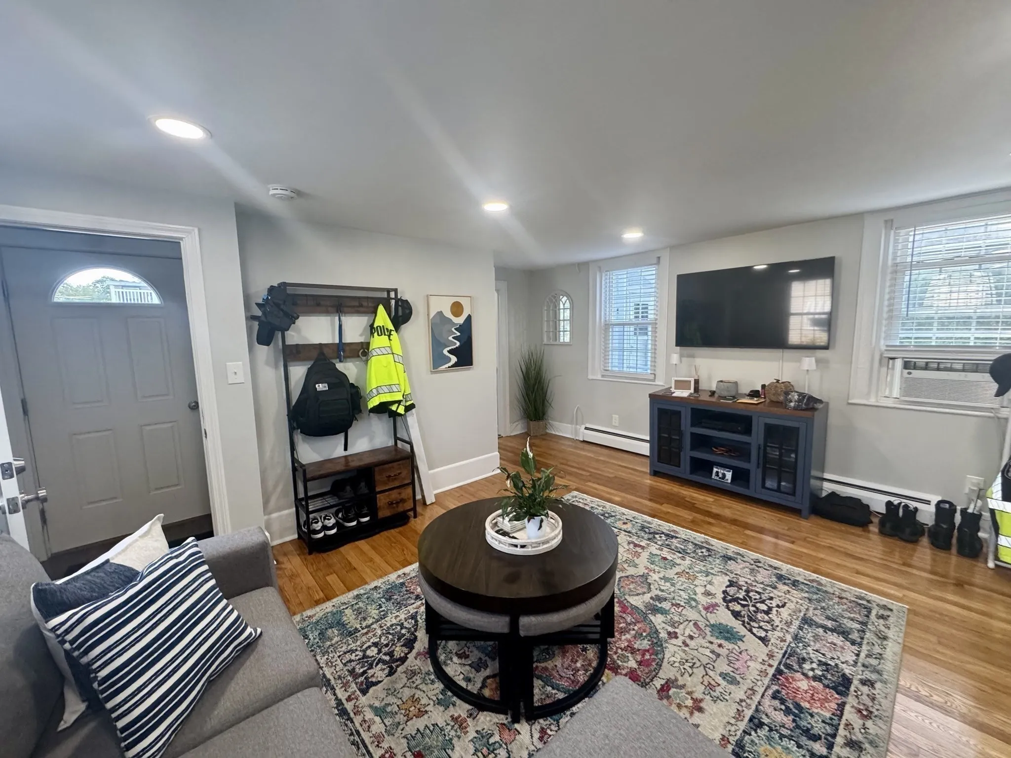 1 bed, 1 bath apartment for rent at 198 Main St Unit 1 North, East Fairhaven — photo 3 of 27