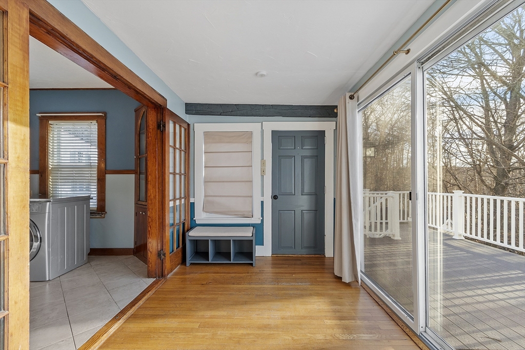 3 bed, 1 bath apartment for rent at 198 Main St Unit 1, Rockport — photo 9 of 25