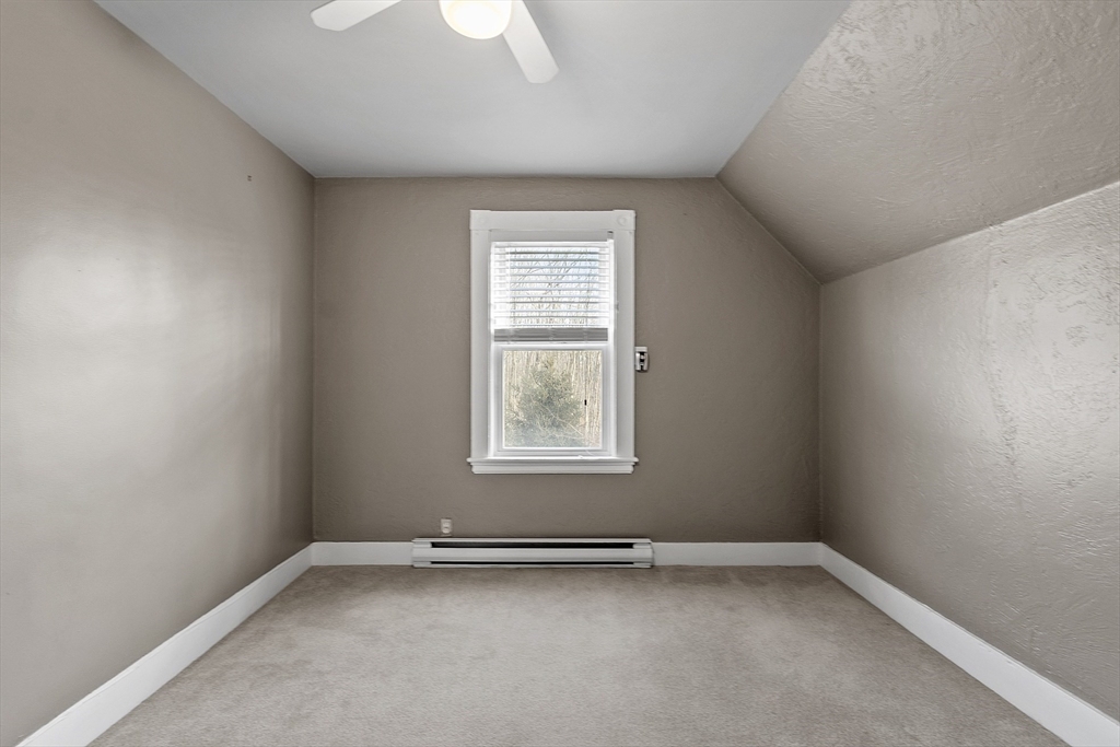 3 bed, 1 bath apartment for rent at 198 Main St Unit 1, Rockport — photo 16 of 25