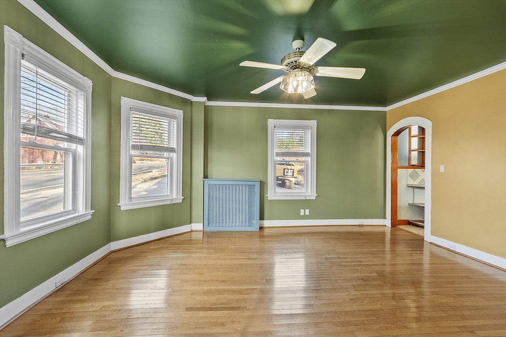 3 bed, 1 bath apartment for rent at 198 Main St Unit 1, Rockport — photo 7 of 25