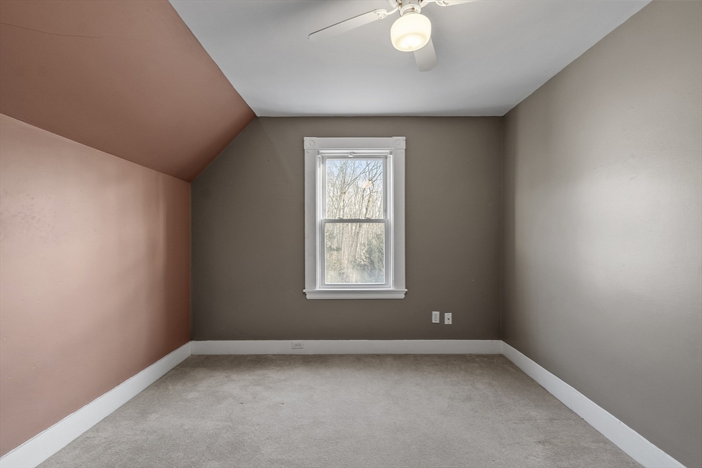 3 bed, 1 bath apartment for rent at 198 Main St Unit 1, Rockport — photo 14 of 25