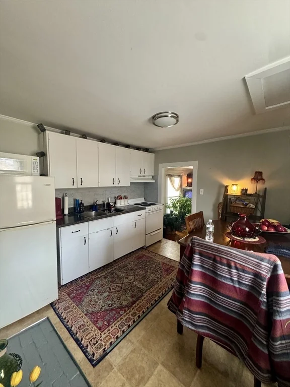 1 bed, 1 bath apartment for rent at 198 Main St Unit 2, East Fairhaven — photo 3 of 27