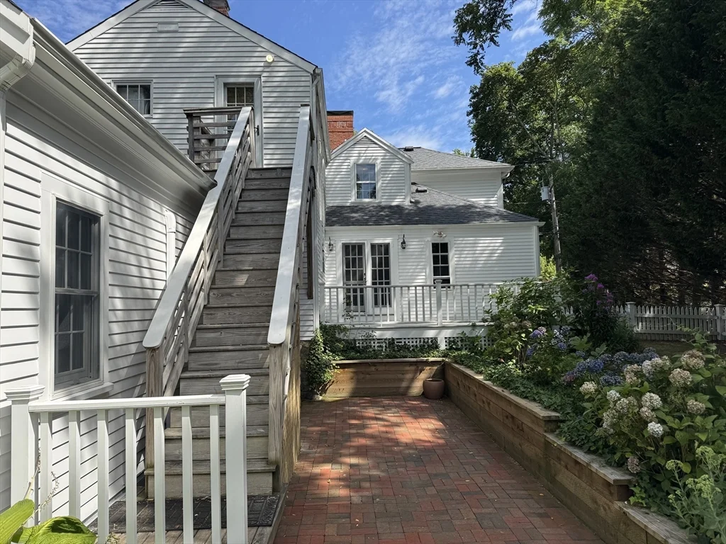 2 bed, 2 bath apartment for rent at 198 Main St Unit 2, Sandwich (village) — photo 2 of 27
