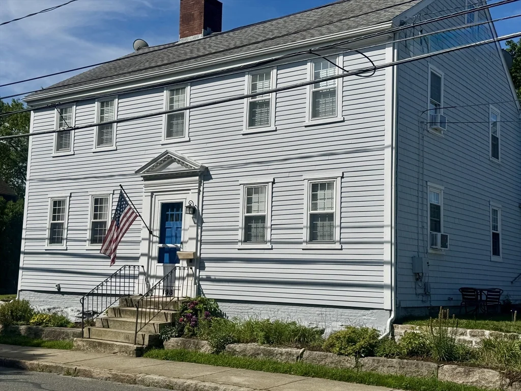 1 bed, 1 bath apartment for rent at 198 Main St Unit 2 South, Fairhaven