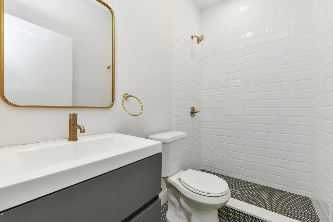 3 bed, 2 bath apartment for rent at 198 Maverick St Unit 1, East Boston — photo 17 of 25