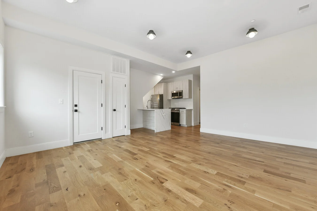 3 bed, 2 bath apartment for rent at 198 Maverick St Unit 1, East Boston — photo 24 of 25