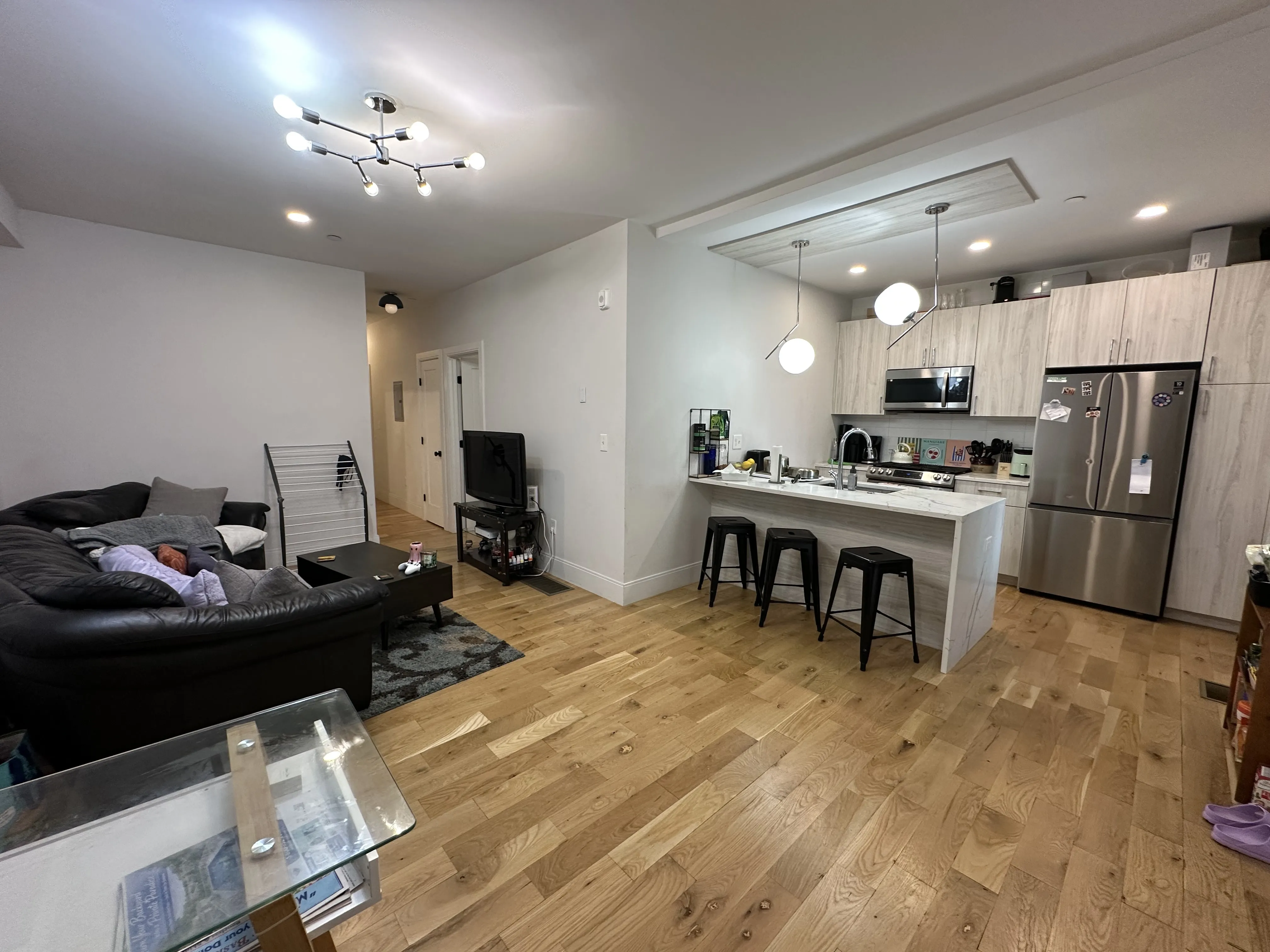 3 bed, 2 bath apartment for rent at 198 Maverick St Unit 1, East Boston — photo 7 of 25