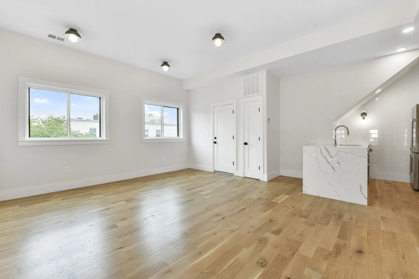3 bed, 2 bath apartment for rent at 198 Maverick St Unit 1, East Boston — photo 16 of 25