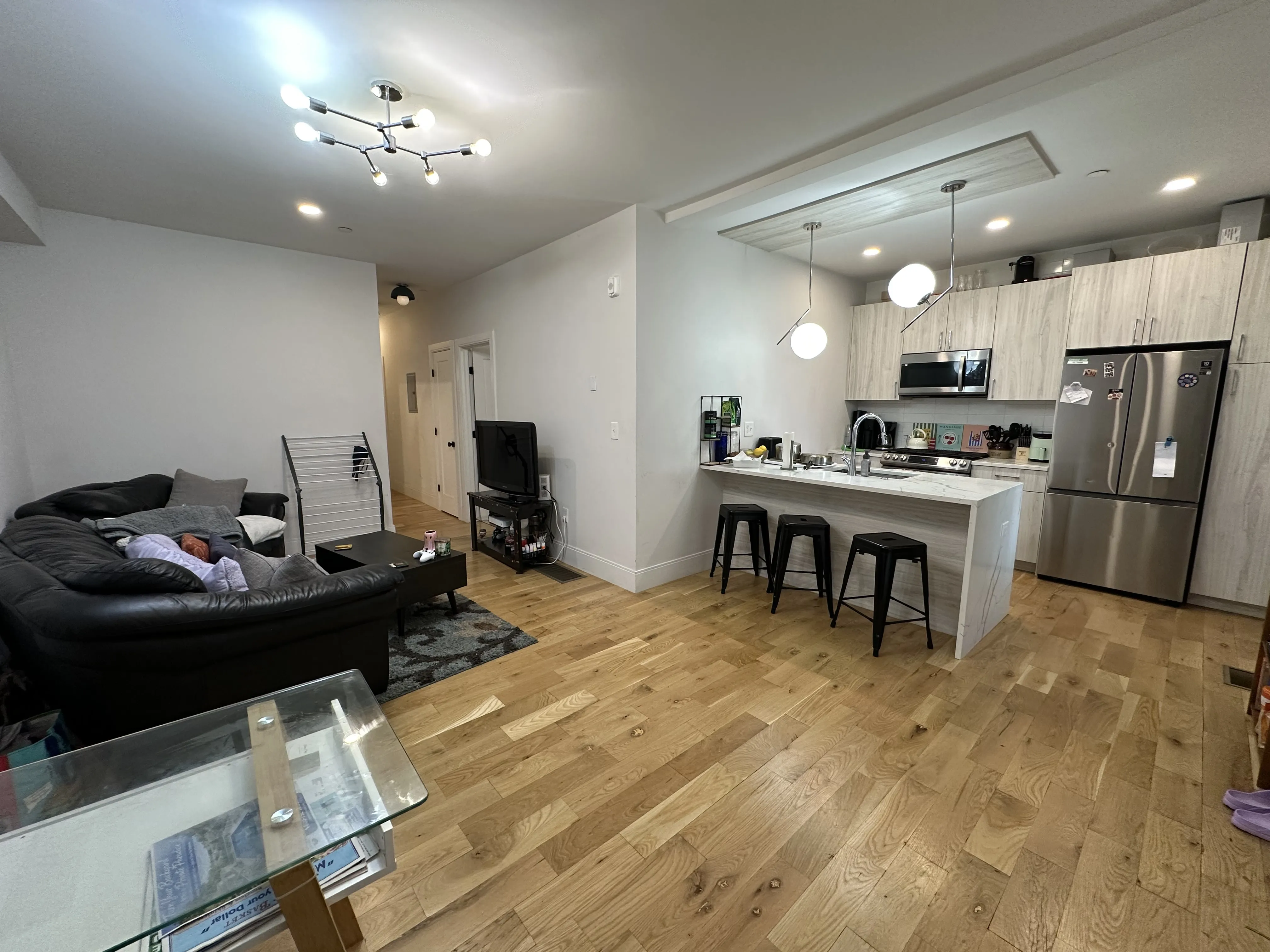 3 bed, 2 bath apartment for rent at 198 Maverick St Unit 1, East Boston — photo 8 of 25