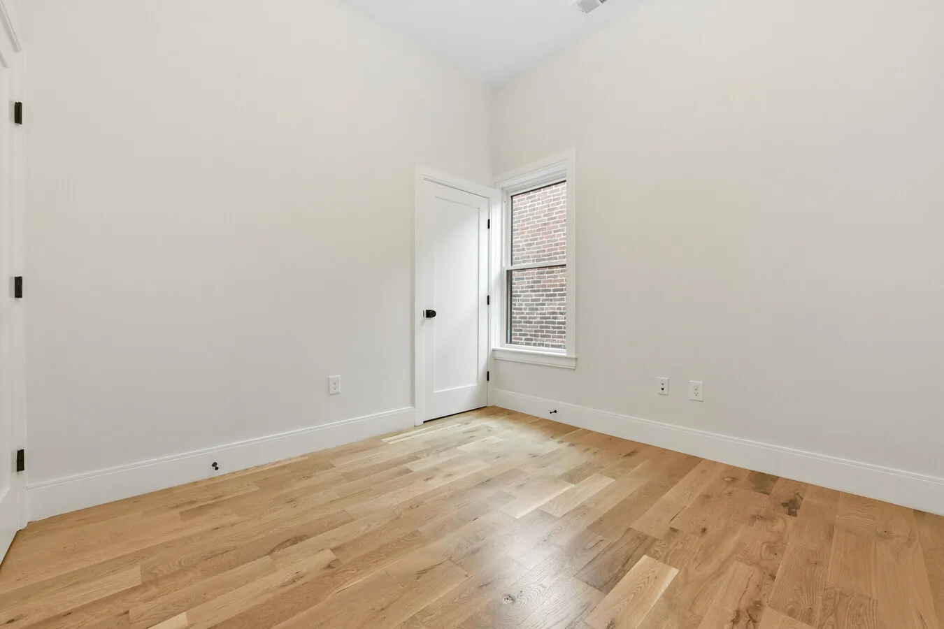 3 bed, 2 bath apartment for rent at 198 Maverick St Unit 1, East Boston — photo 22 of 25
