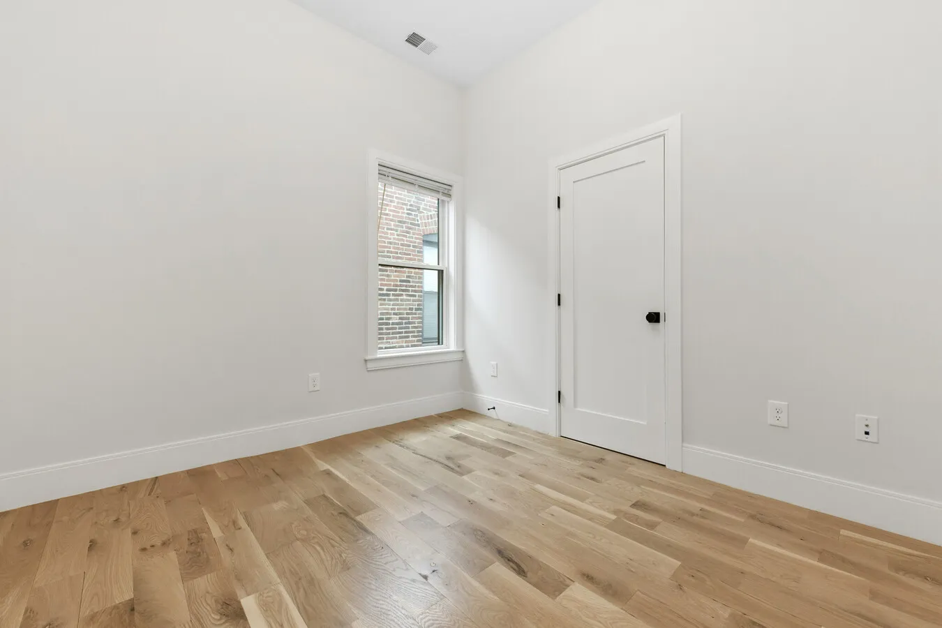 3 bed, 2 bath apartment for rent at 198 Maverick St Unit 1, East Boston — photo 19 of 25