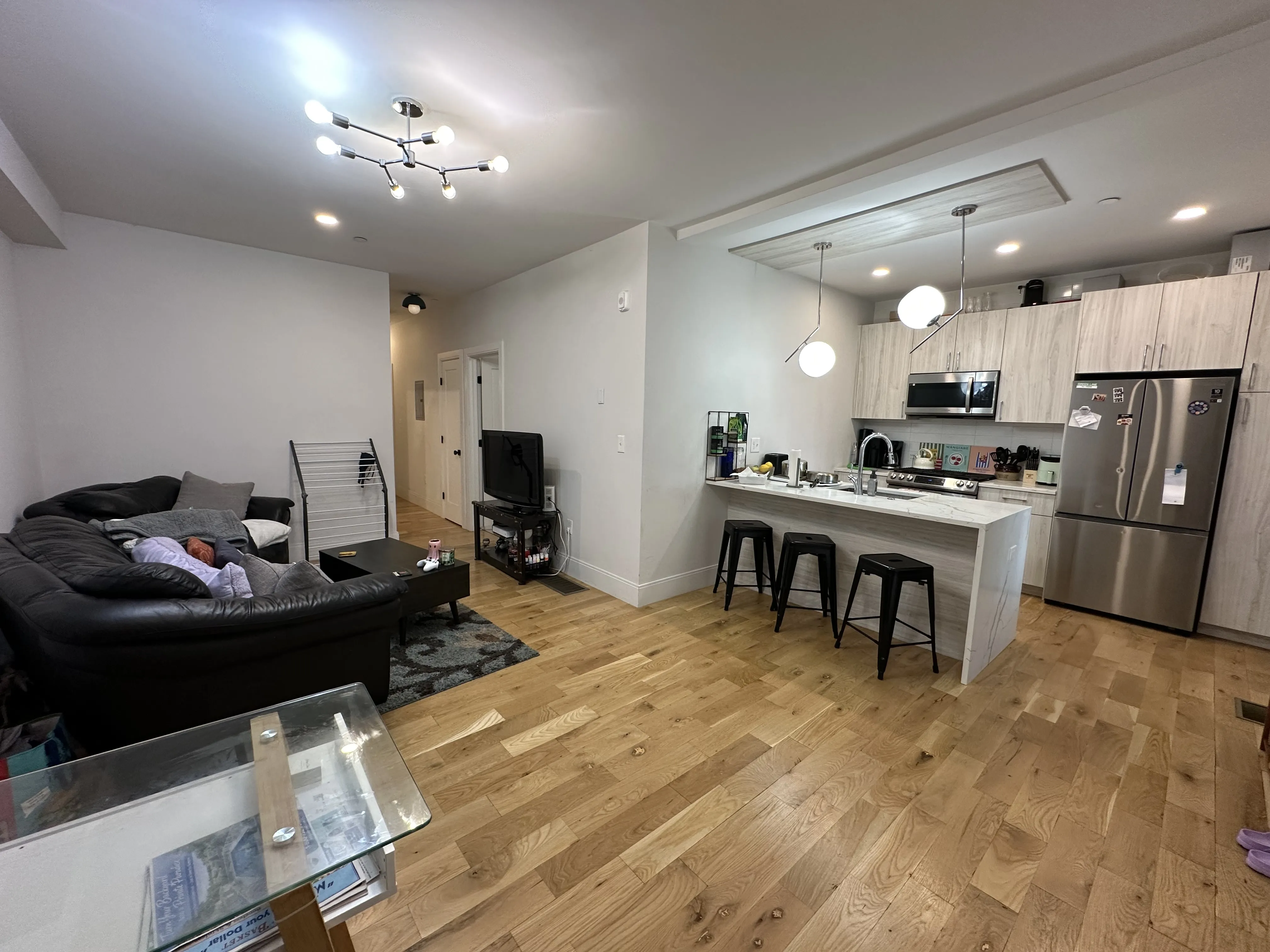 3 bed, 2 bath apartment for rent at 198 Maverick St Unit 1, East Boston — photo 6 of 25