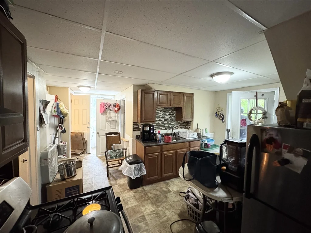 1 bed, 1 bath apartment for rent at 198 Reed St Unit 3, Rockland — photo 5 of 7