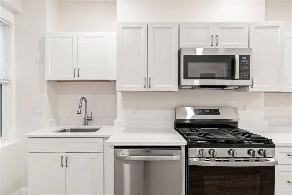 2 bed, 1 bath apartment for rent at 198 Salem St Unit 2, North End — photo 4 of 21