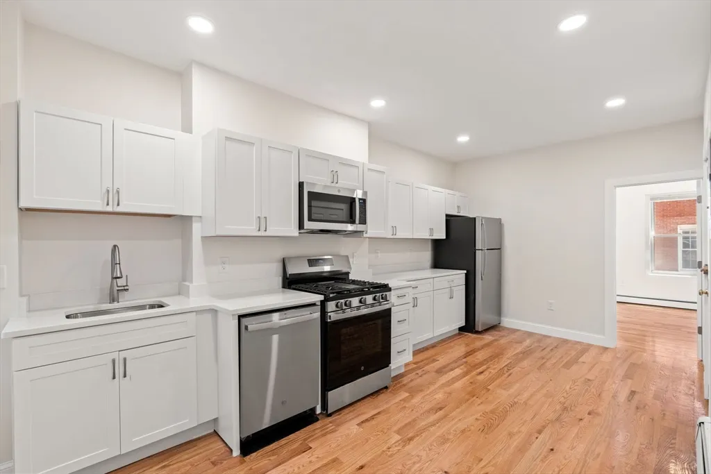 2 bed, 1 bath apartment for rent at 198 Salem St Unit 2, North End — photo 2 of 21