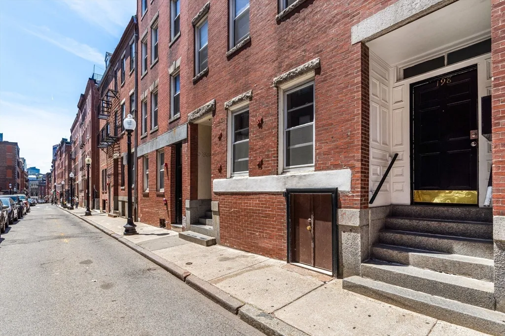 2 bed, 1 bath apartment for rent at 198 Salem St Unit 2, North End — photo 20 of 21