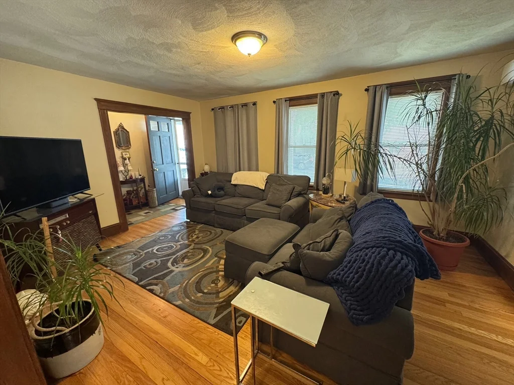 2 bed, 1 bath apartment for rent at 198 School St Unit 1, Watertown — photo 4 of 26