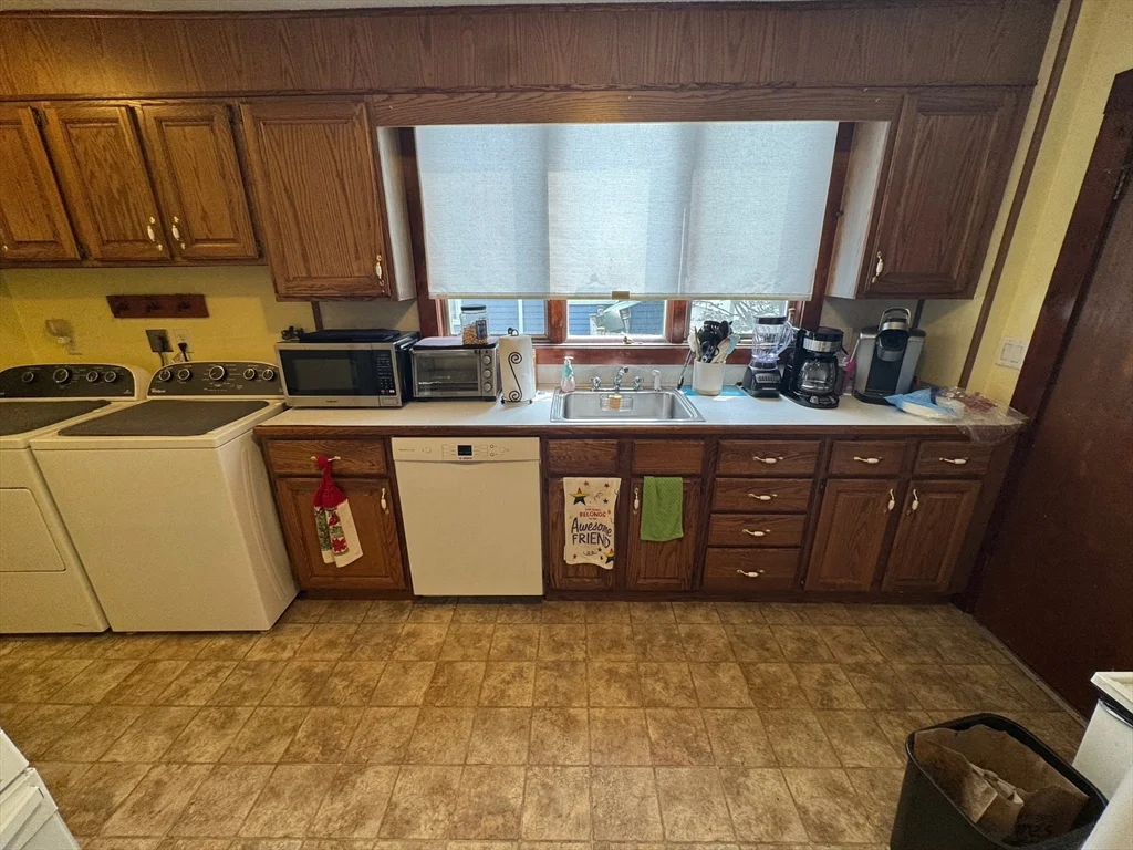 2 bed, 1 bath apartment for rent at 198 School St Unit 1, Watertown — photo 7 of 26