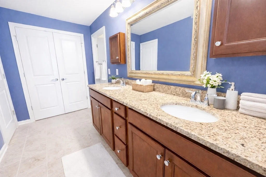4 bed, 3 bath apartment for rent at 198 Stonehaven Dr, Weymouth — photo 9 of 16