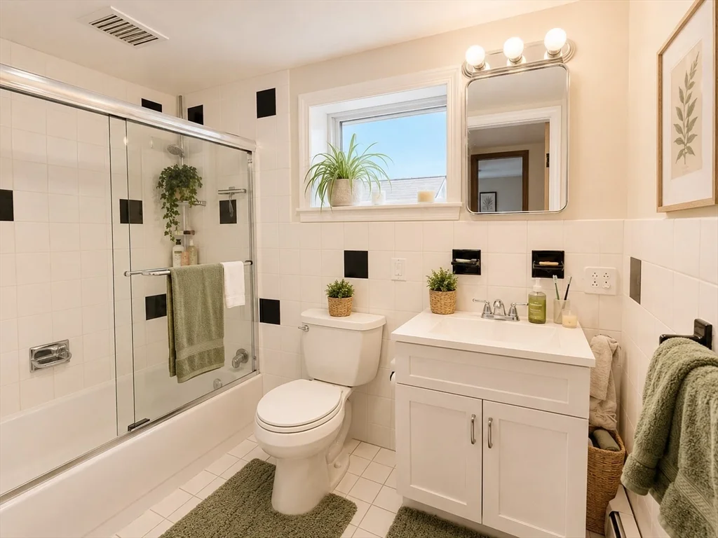 2 bed, 1 bath apartment for rent at 198 Washington St Unit 1, Union Square — photo 5 of 12