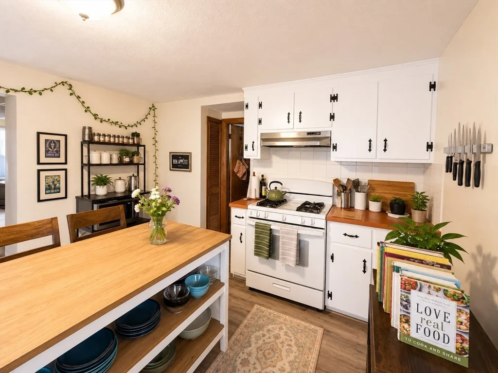 2 bed, 1 bath apartment for rent at 198 Washington St Unit 1, Union Square — photo 8 of 12