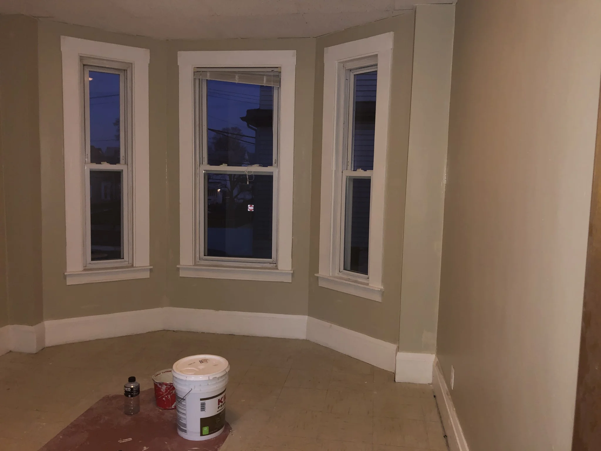 5 bed, 1 bath apartment for rent at 198 Washington St Unit 2, Medford — photo 6 of 17