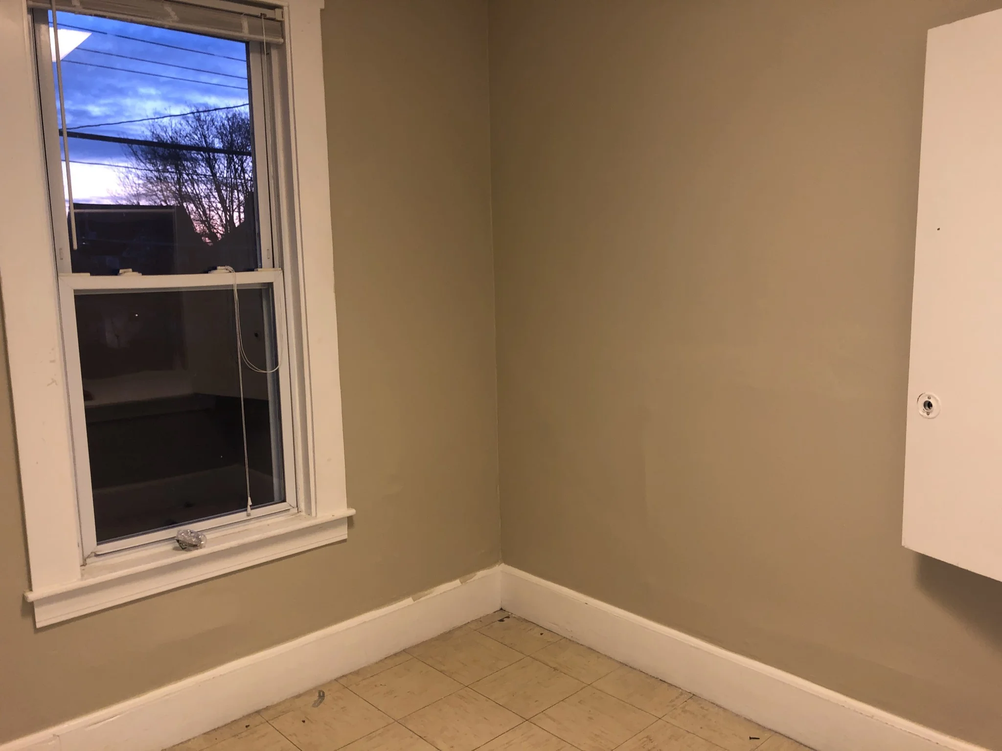 5 bed, 1 bath apartment for rent at 198 Washington St Unit 2, Medford — photo 15 of 17