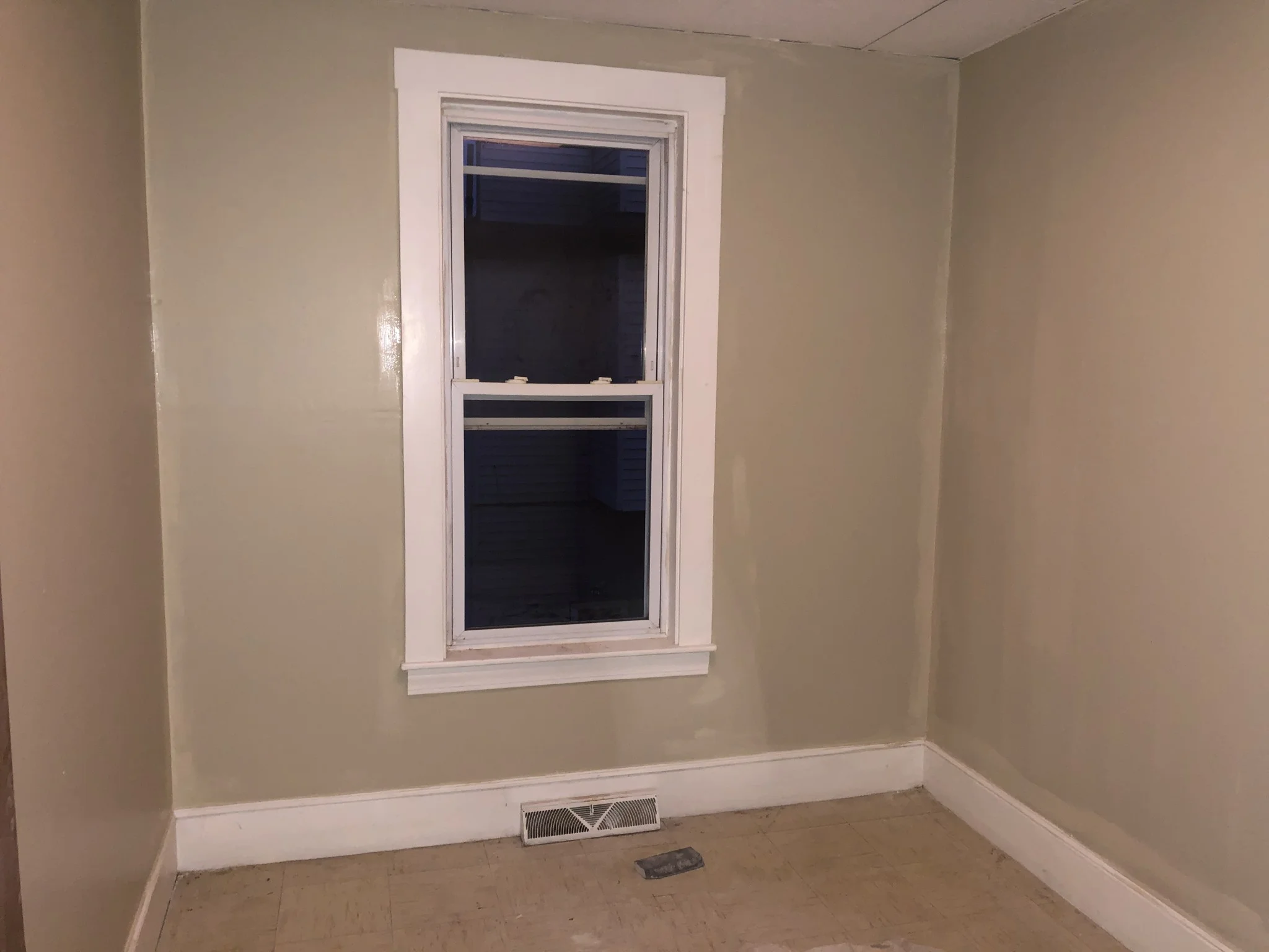5 bed, 1 bath apartment for rent at 198 Washington St Unit 2, Medford — photo 5 of 17