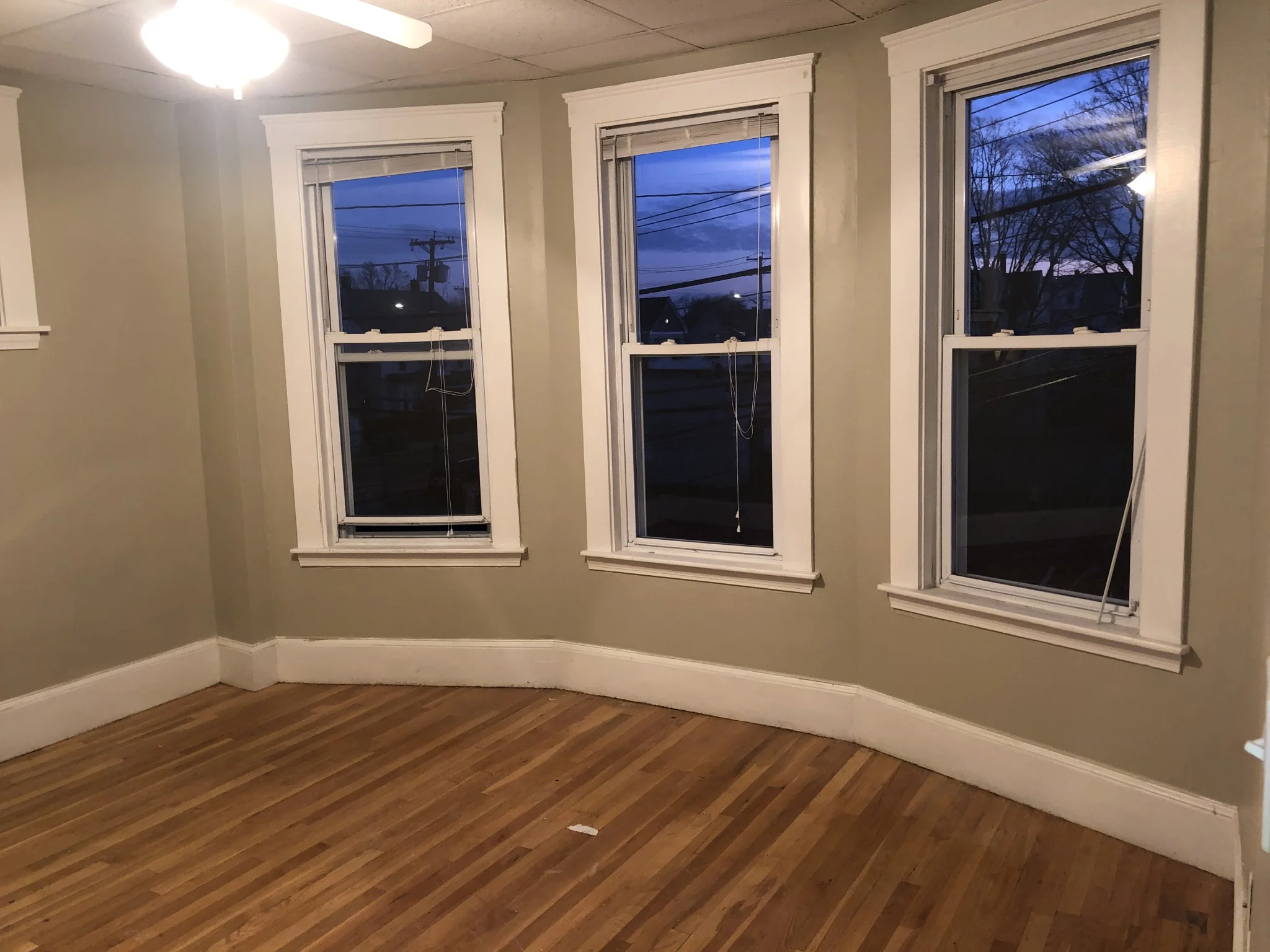 5 bed, 1 bath apartment for rent at 198 Washington St Unit 2, Medford — photo 13 of 17