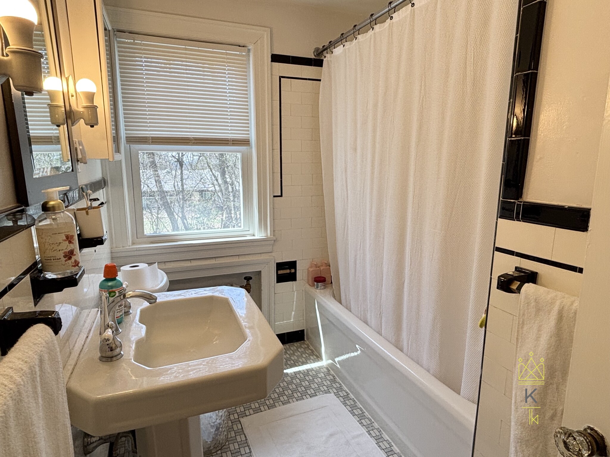 3 bed, 2.5 bath apartment for rent at 198 Wolcott Rd Unit 198, Chestnut Hill — photo 17 of 36