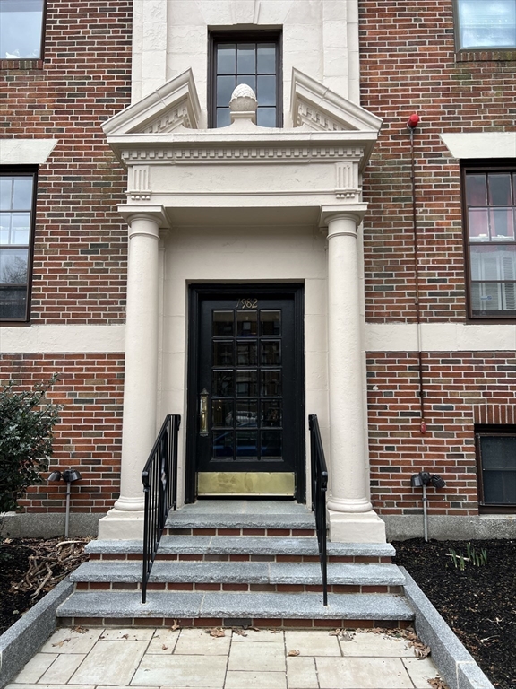 2 bed, 1 bath apartment for rent at 1982 Commonwealth Ave Unit 5, Brighton — photo 5 of 5