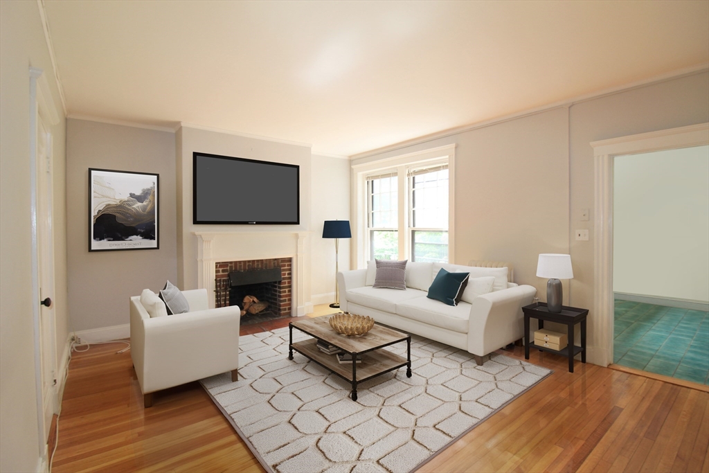 2 bed, 1 bath apartment for rent at 1982 Commonwealth Ave Unit 5, Brighton
