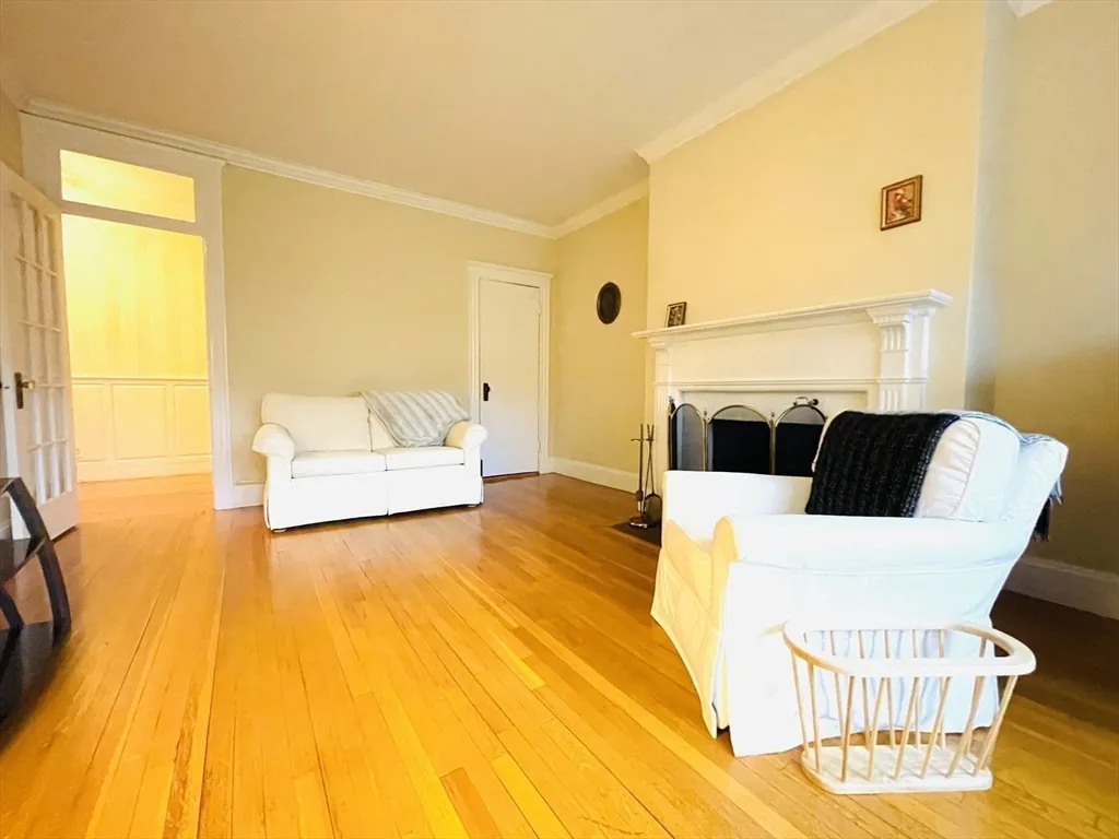 1 bed, 1 bath apartment for rent at 1988 Commonwealth Ave Unit 9, Brighton — photo 9 of 31