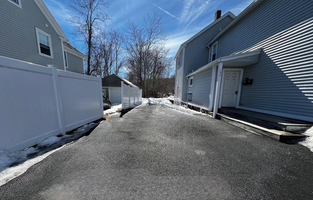 3 bed, 1 bath apartment for rent at 199 Andover Unit 1, Ballardvale — photo 12 of 16