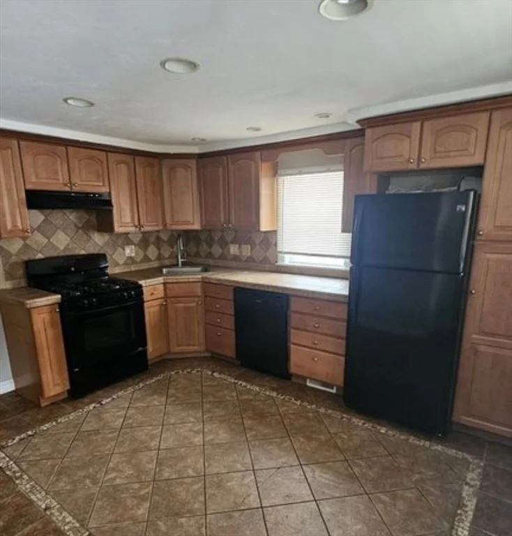 3 bed, 1 bath apartment for rent at 199 Andover Unit 1, Ballardvale — photo 6 of 16