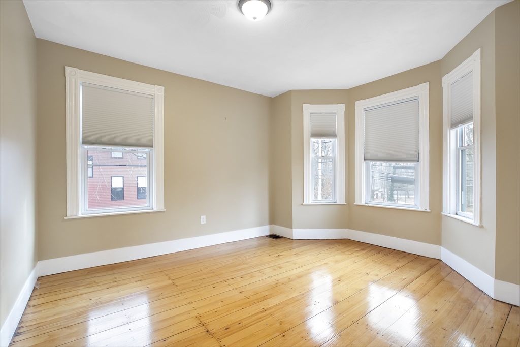 4 bed, 1 bath apartment for rent at 199 Beacon St Unit A, Somerville — photo 6 of 12